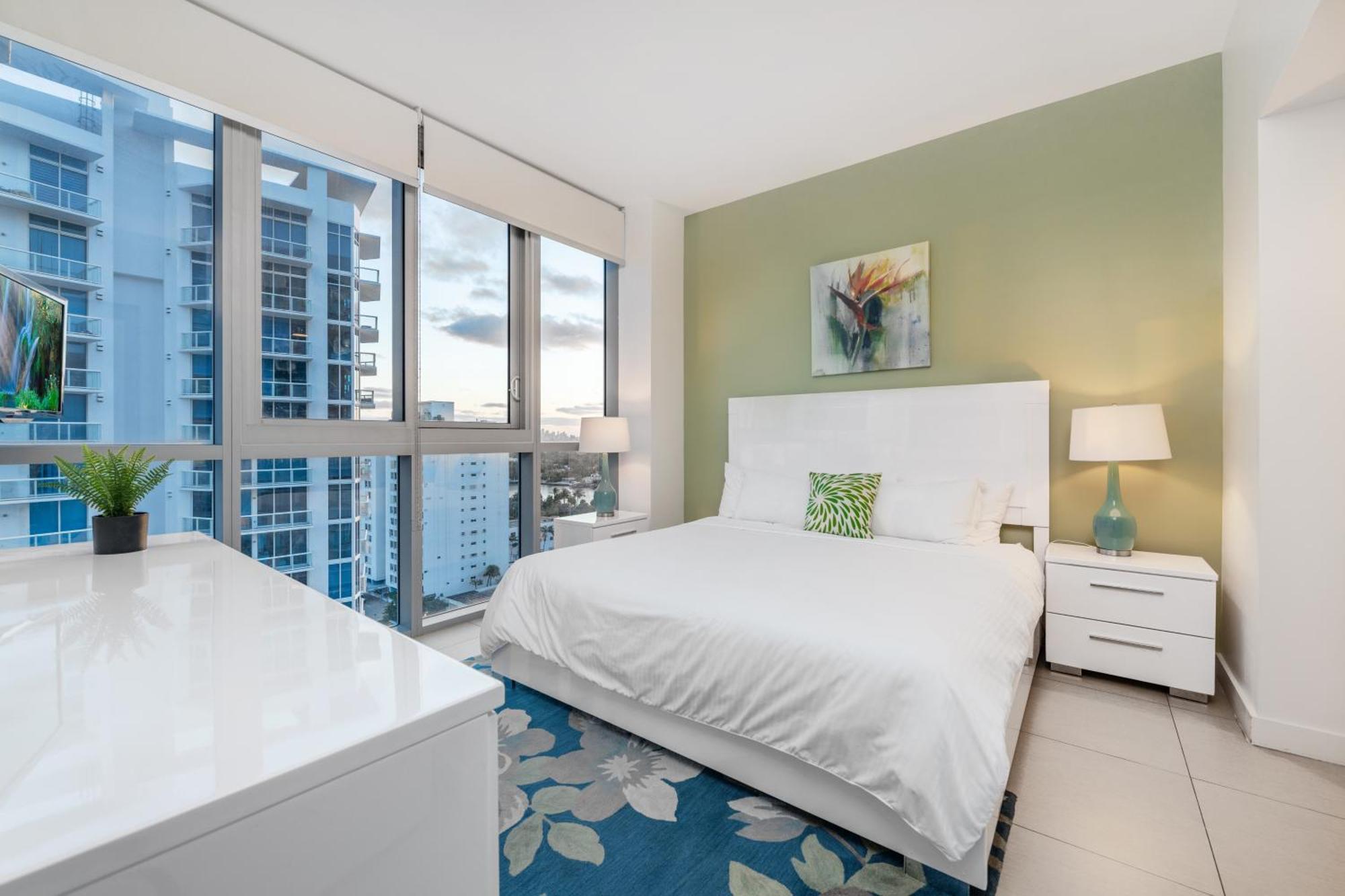 Global Luxury Suites At Monte Carlo Miami Beach Room photo