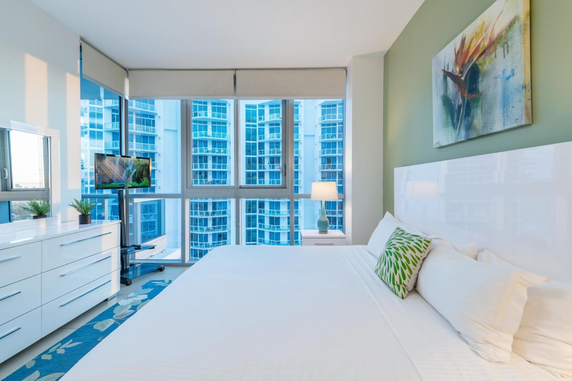 Global Luxury Suites At Monte Carlo Miami Beach Room photo