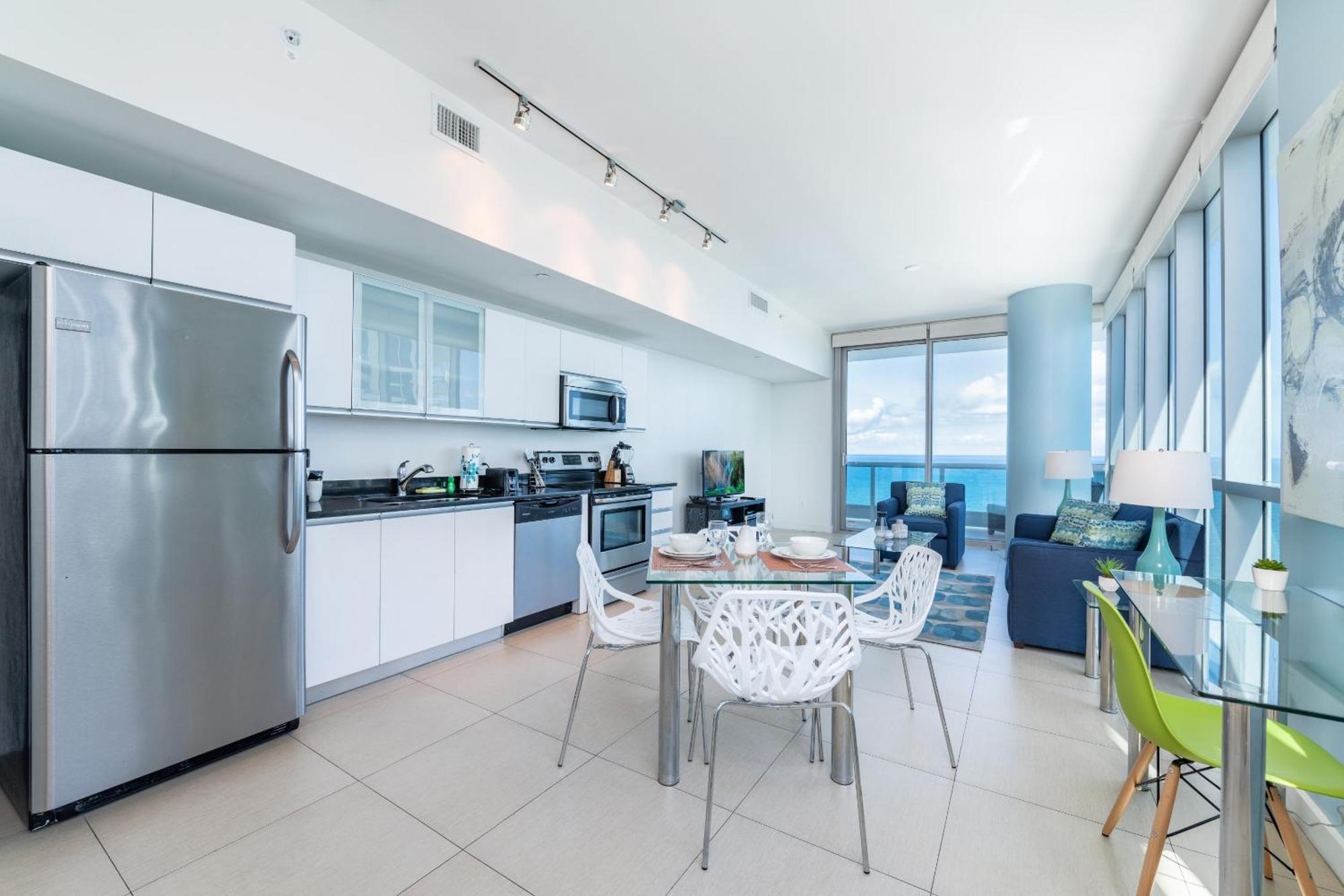 Global Luxury Suites At Monte Carlo Miami Beach Room photo