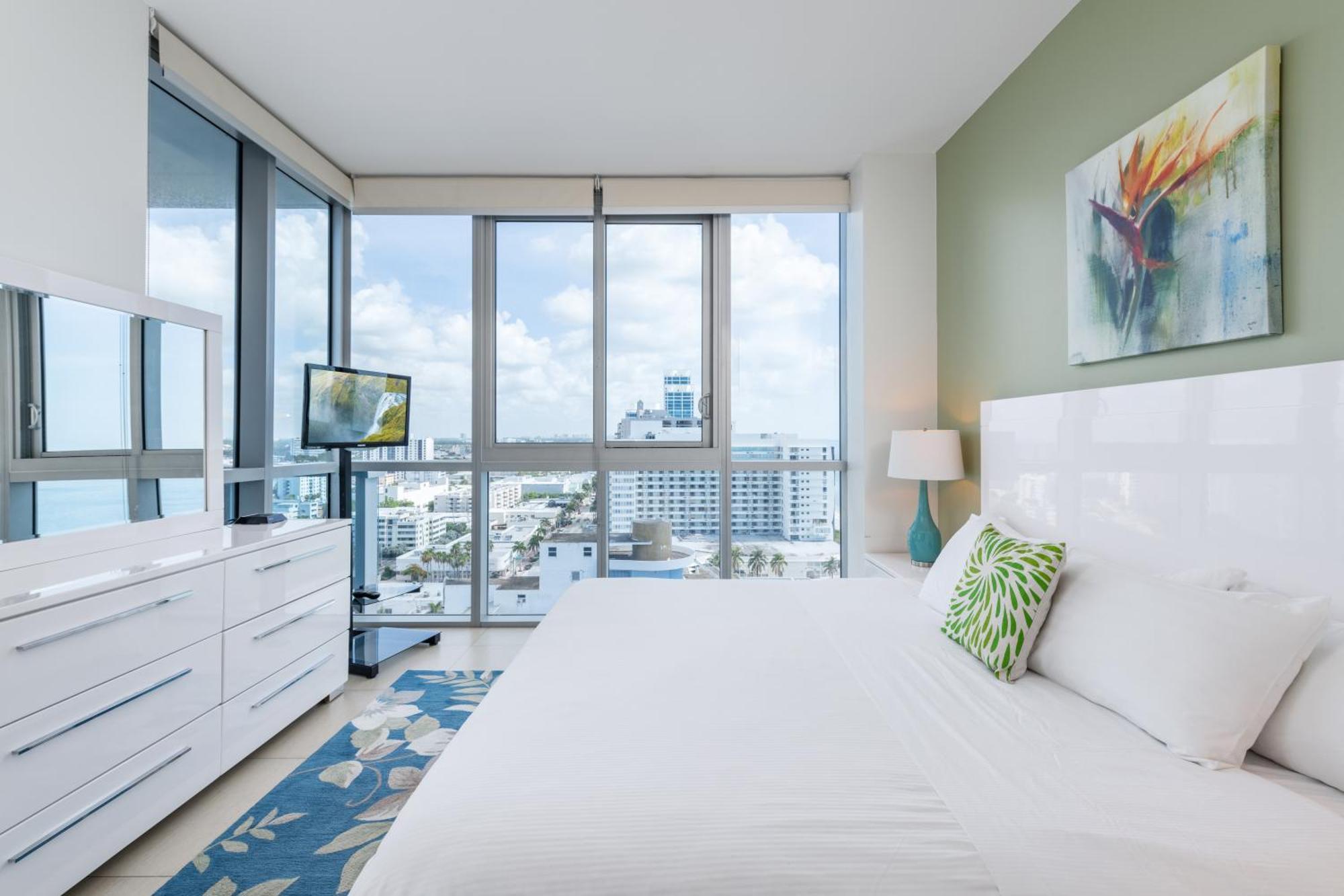 Global Luxury Suites At Monte Carlo Miami Beach Room photo