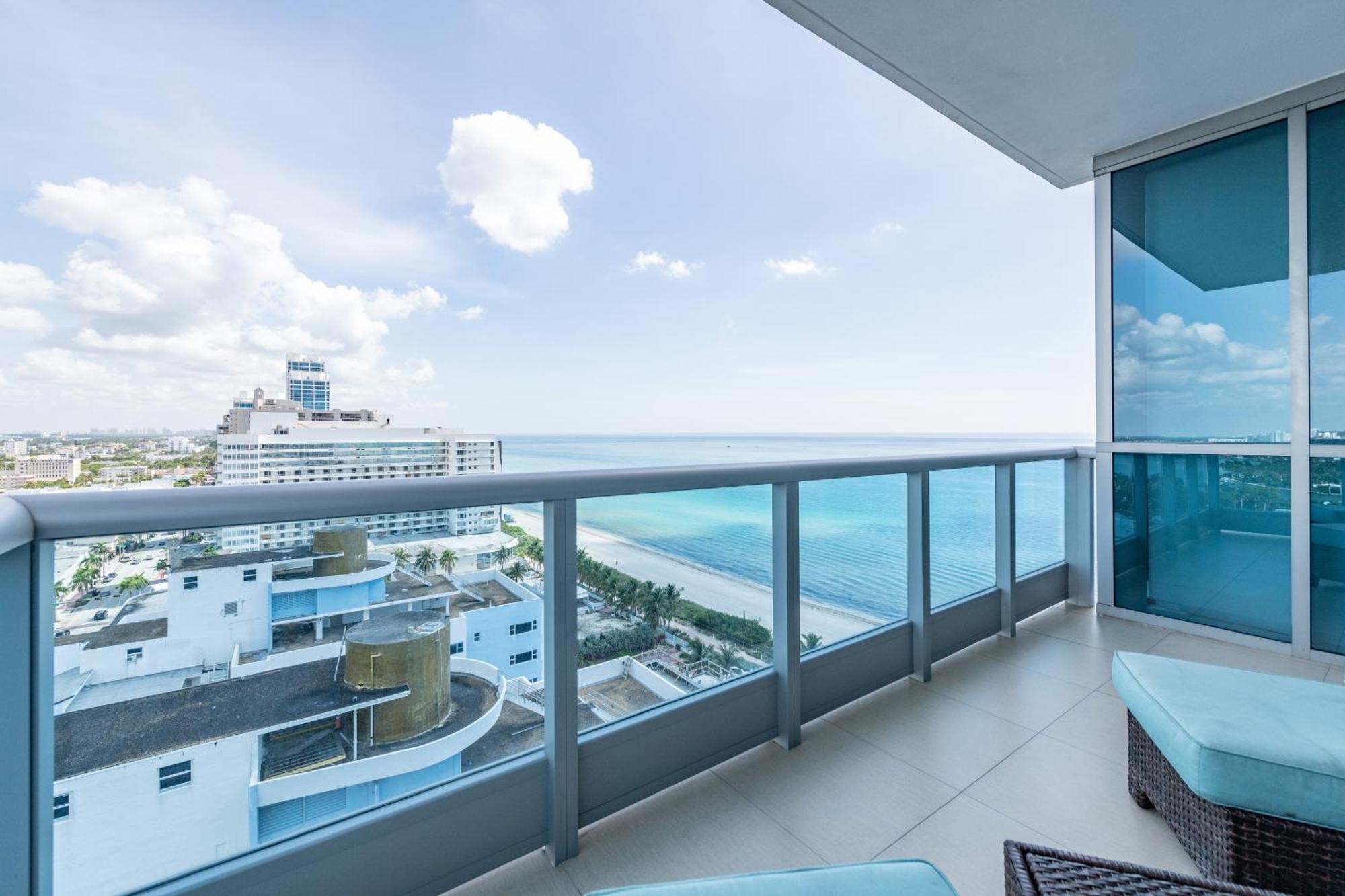 Global Luxury Suites At Monte Carlo Miami Beach Room photo